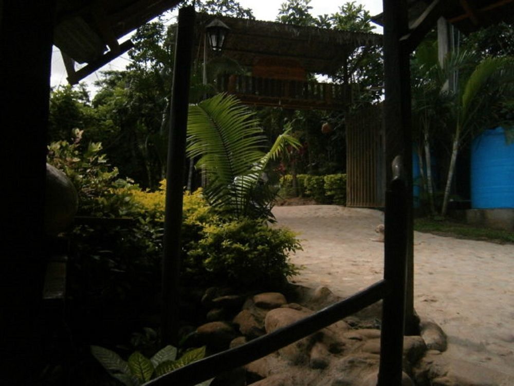 Madera Labrada Lodge Ecologico タラポト エクステリア 写真