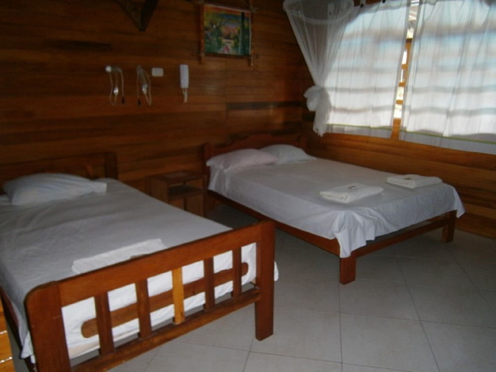 Madera Labrada Lodge Ecologico タラポト エクステリア 写真