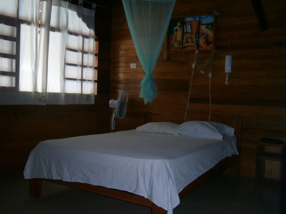Madera Labrada Lodge Ecologico タラポト エクステリア 写真